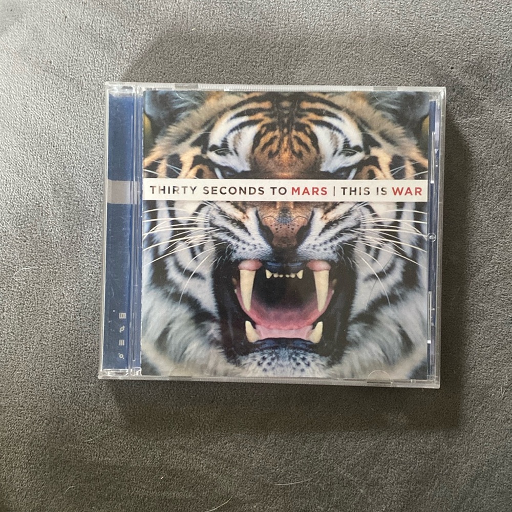 Thirty seconds to mars / this is war CD 2009